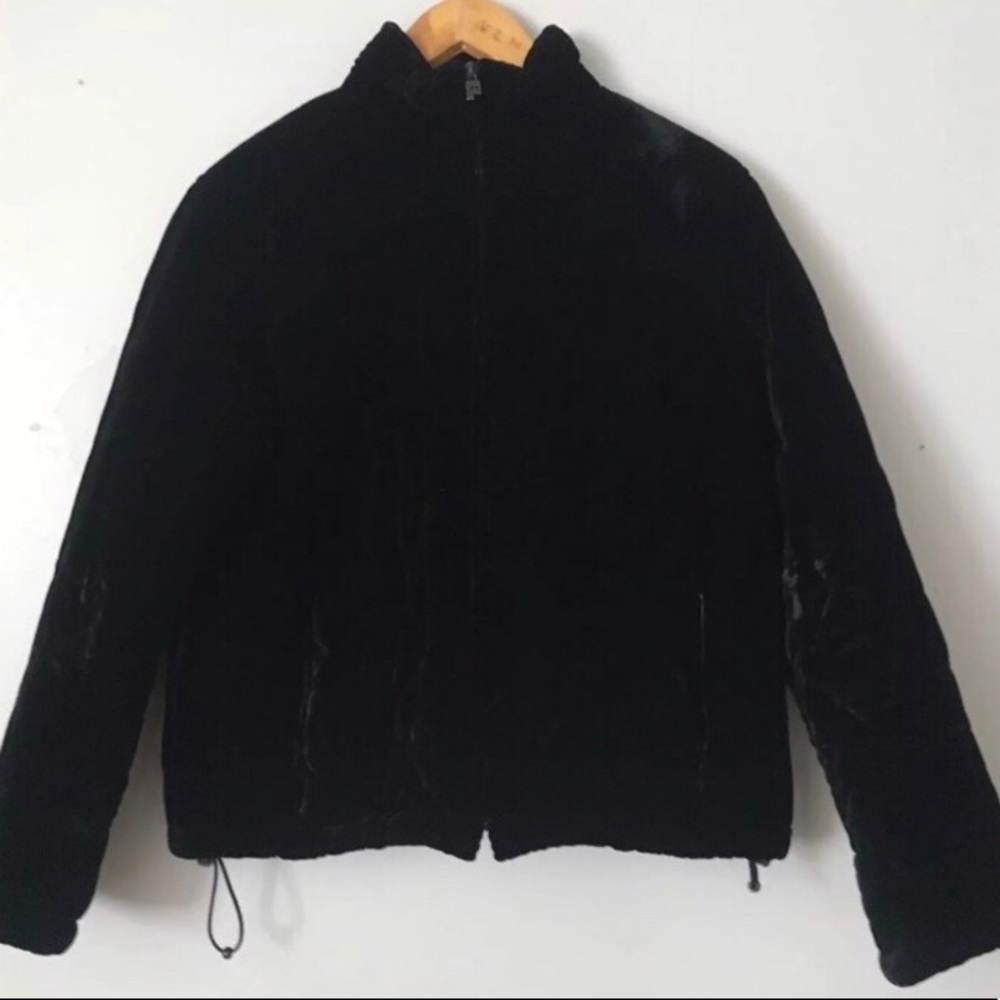 ❌ SOLD ❌ Ralph Lauren Petite Velvet Puffer Jacket - Picture 2 of 5